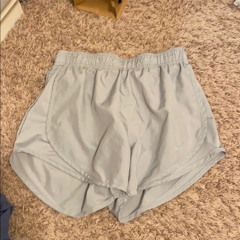 grey nike shorts